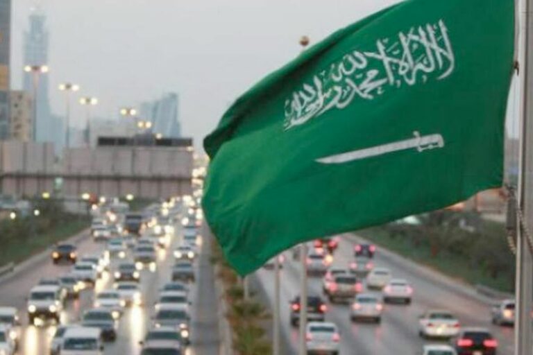 السعودية تعلن سن التقاعد للمتقاعدين