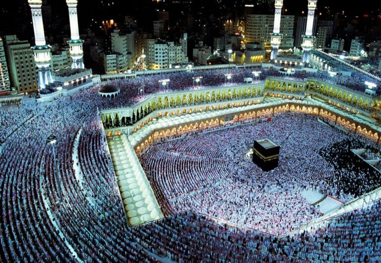 وزير الحج السعودي يمكن للمغتربين دعوة أقاربهم بتأشيرة لزيارة مكة والمدينة لأداء العمرة بشروط